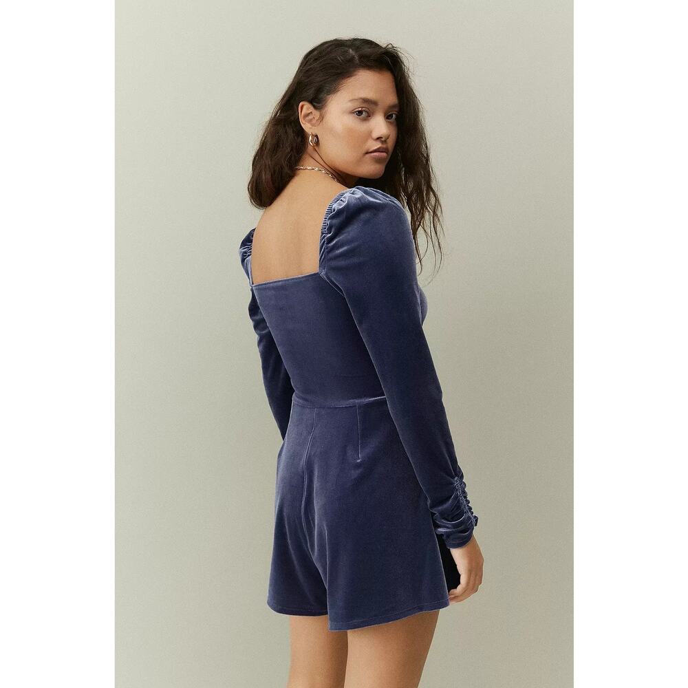 Urban Outfitters Brooklyn velvet playsuit romper M - Picture 2 of 11